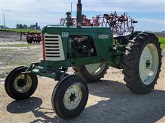 1960 Oliver 660 2WD Tractor 