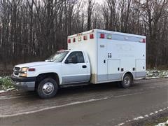 2004 Chevrolet Silverado 3500 4x4 Ambulance 