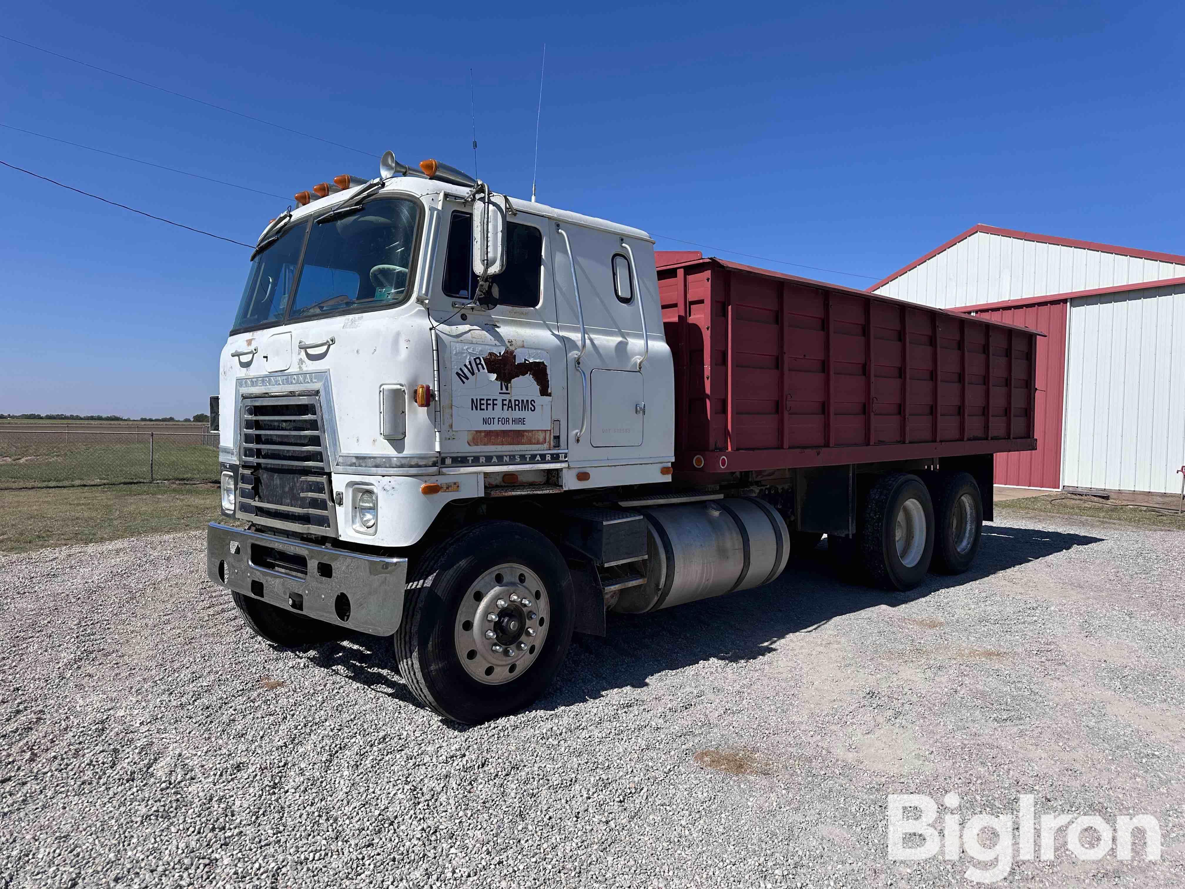 1980 International C0F4070B Transtar II T/A Grain Truck 