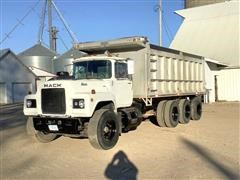 1979 Mack R686ST Tri/A Grain & Dump Truck 