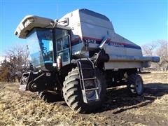 1998 Gleaner R72 Combine 