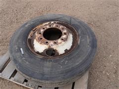 11R22.5 Truck Tire On Rim 