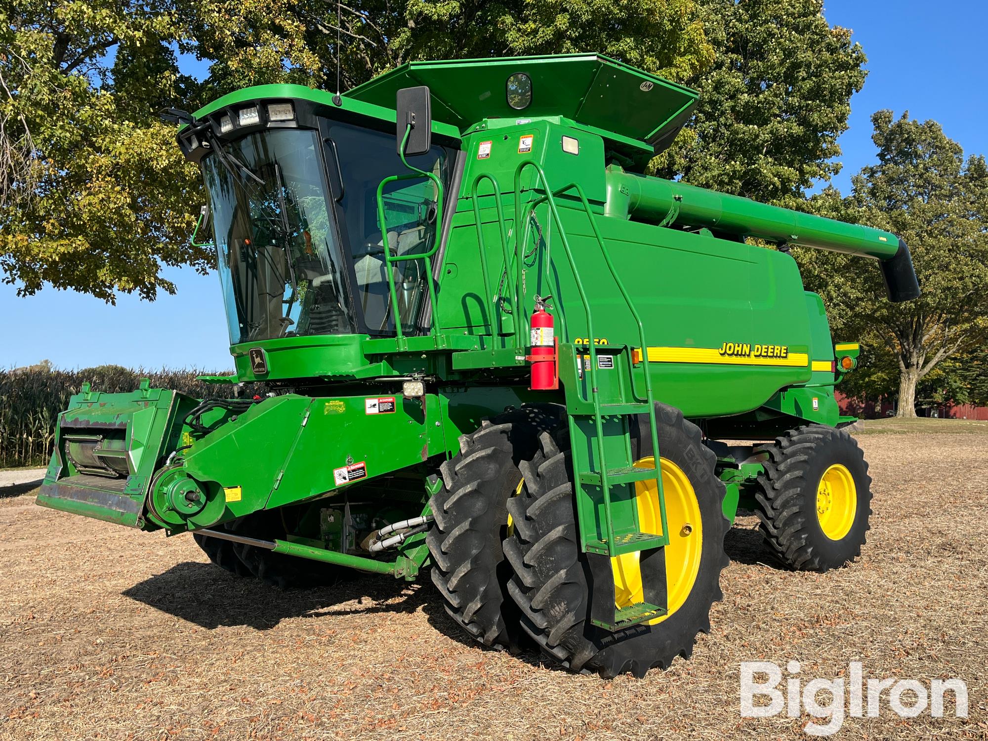 2000 John Deere 9550 4WD Walker Combine 