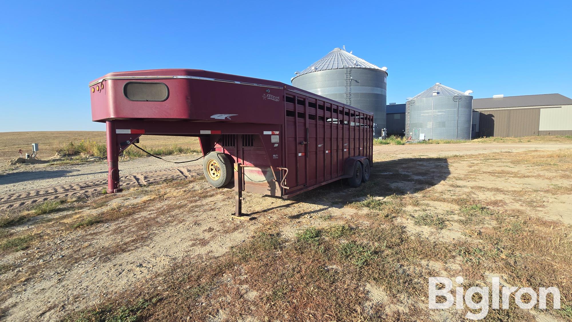 2000 Titan T/A Gooseneck Livestock Trailer 