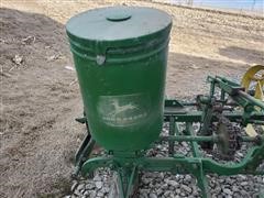 items/9f6c150b388eec11b8210003fff90f6a/johndeere2rowplanter-8_44ba27d7b97f4f4281ed90f90390a61c.jpg