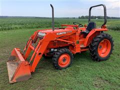 Kubota L2650 MFWD Compact Utility Tractor W/LA450A Loader 