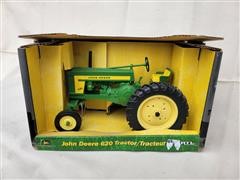 Ertl John Deere 620 Die Cast Metal 1:16 Scale Tractor 