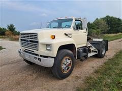 1984 Ford F800 S/A Truck Tractor 