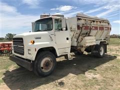 1992 Ford L7000 S/A Feed Mixer Truck 