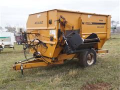 Knight 3036 Reel Auggie Feed Mixer Wagon 