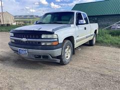 2000 Chevrolet 1500 4x4 Extended Cab Pickup 