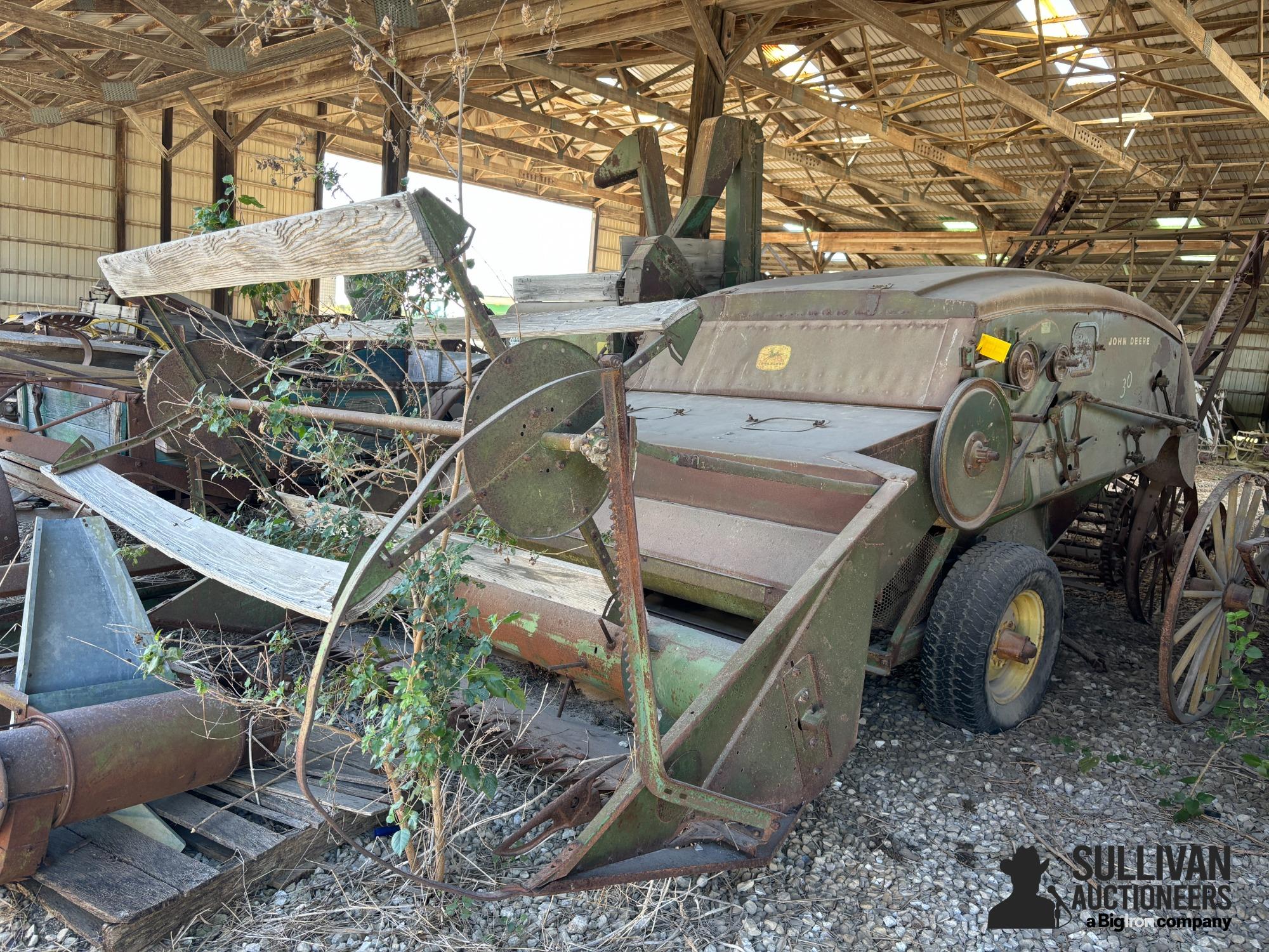 John Deere 30 Pull-type Combine 