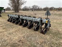 Hiniker 8R30 Cultivator 