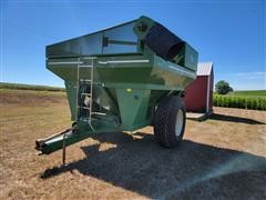 E-Z Trail 700 Grain Cart 