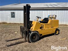 Caterpillar 860P Forklift 