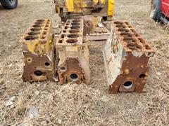 items/a2061441a1d8ed11a81c6045bd4bc5ad/caterpillard33-3engineblocks_ccda14f54e4848bc8ab4fd7223665195.jpg