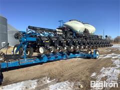 2011 Kinze 3600 16/32 Row Twin Line Planter 