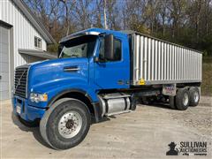 2003 Volvo T/A Grain Truck 