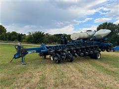 Kinze 3800 24R30" Planter 