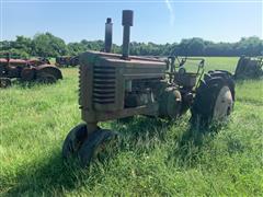 1950 John Deere G 2WD Tractor 