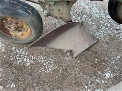 items/a38f9c2ab3c4ed11a81c6045bd4cc723/johndeeresemimountedplow-2_cbeb8bcac717499692c2d14a62617439.jpg