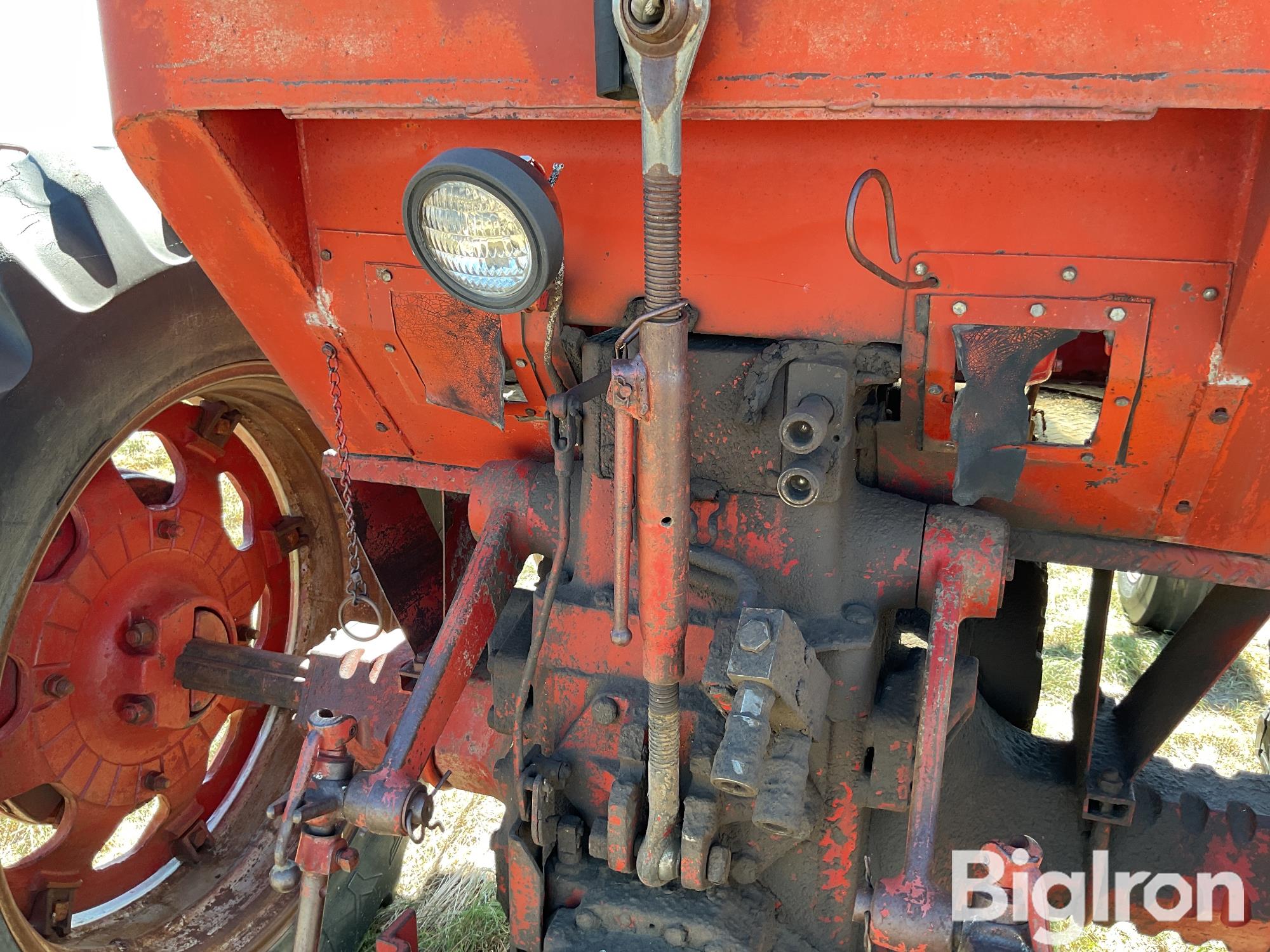 items/a39e31d313e543e089190c726e4d30e7/1965international7062wdtractor_7b08a4f7d01d48d59579660d4a96134e.jpg