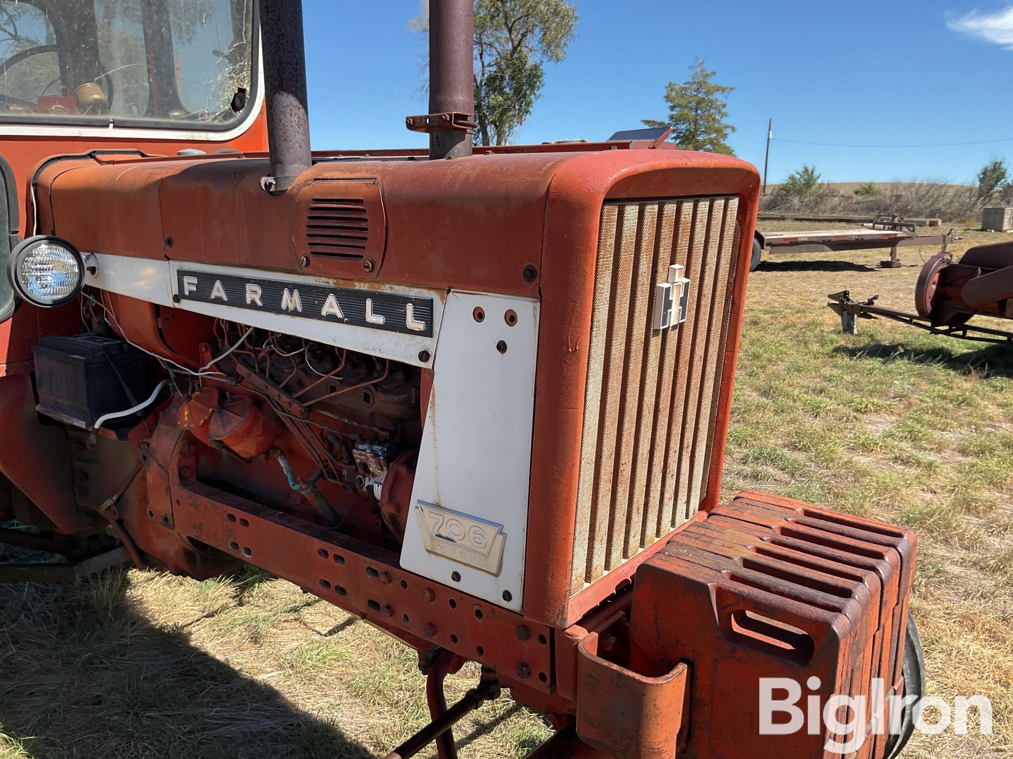 items/a39e31d313e543e089190c726e4d30e7/1965international7062wdtractor_80934efcd63a427d86f740f30730a09c.jpg