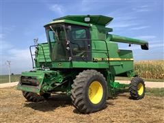 1987 John Deere 7720 Titan II Combine 