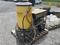 Cougar Cleaning Systems Pressure Washer 