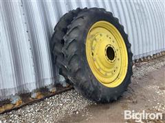 John Deere 380/90R50 Duals 