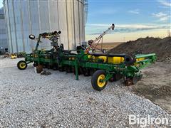 1997 John Deere 1720 12R30 Planter 