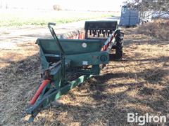 New Idea 205 Manure Spreader 