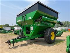 2010 Demco 750 Grain Cart 