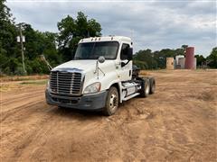 2013 Freightliner Cascadia 125 T/A Day Cab Truck Tractor 