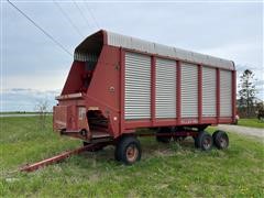 Miller Pro 5100 T/A Forage Wagon 