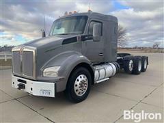 2017 Kenworth T880 Tri/A Truck Tractor W/Wet Kit 