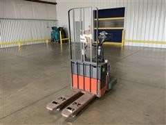 2012 Toyota 8HBE30 End Controlled Rider Pallet Jack 
