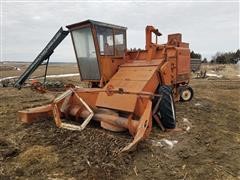 Allis-Chalmers 100 Self Propelled Combine 