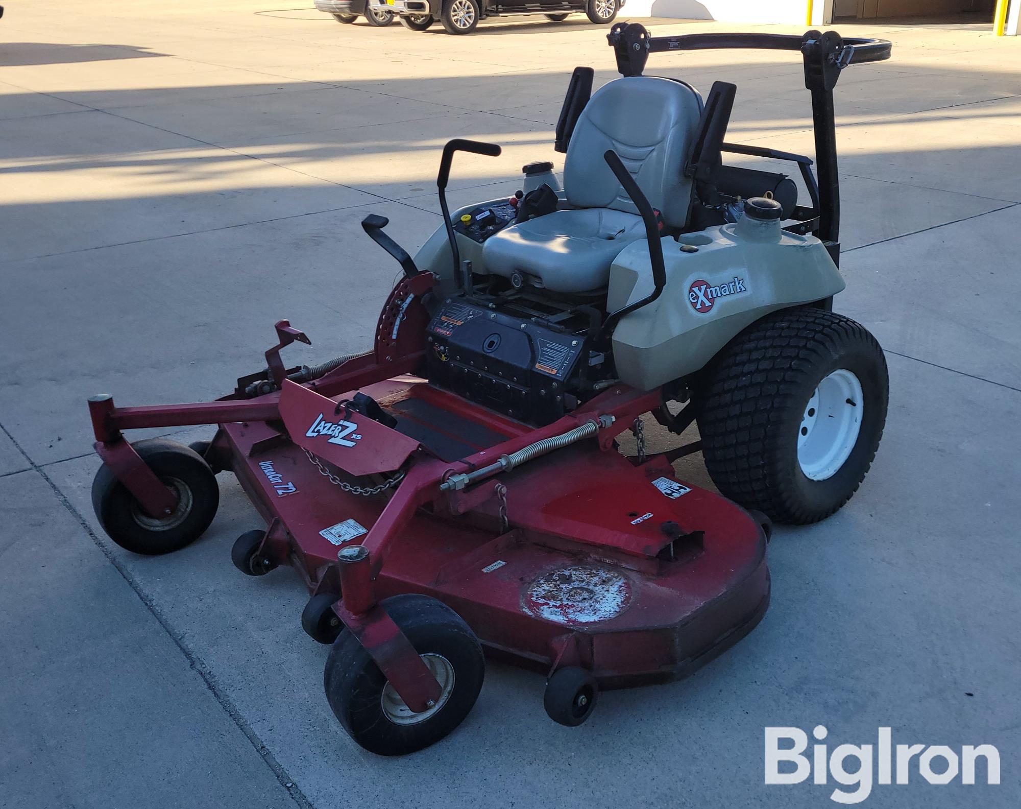 EXmark LaserZ 72" Commercial Lawn Mower 