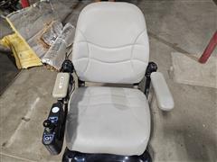 items/a8d8af6fd3ffed11a81c000d3a62cc61/chauffeurmobilityelectricscooterwheelchair_6f1ccbade4f14686b5f4eb603a140fdc.jpg