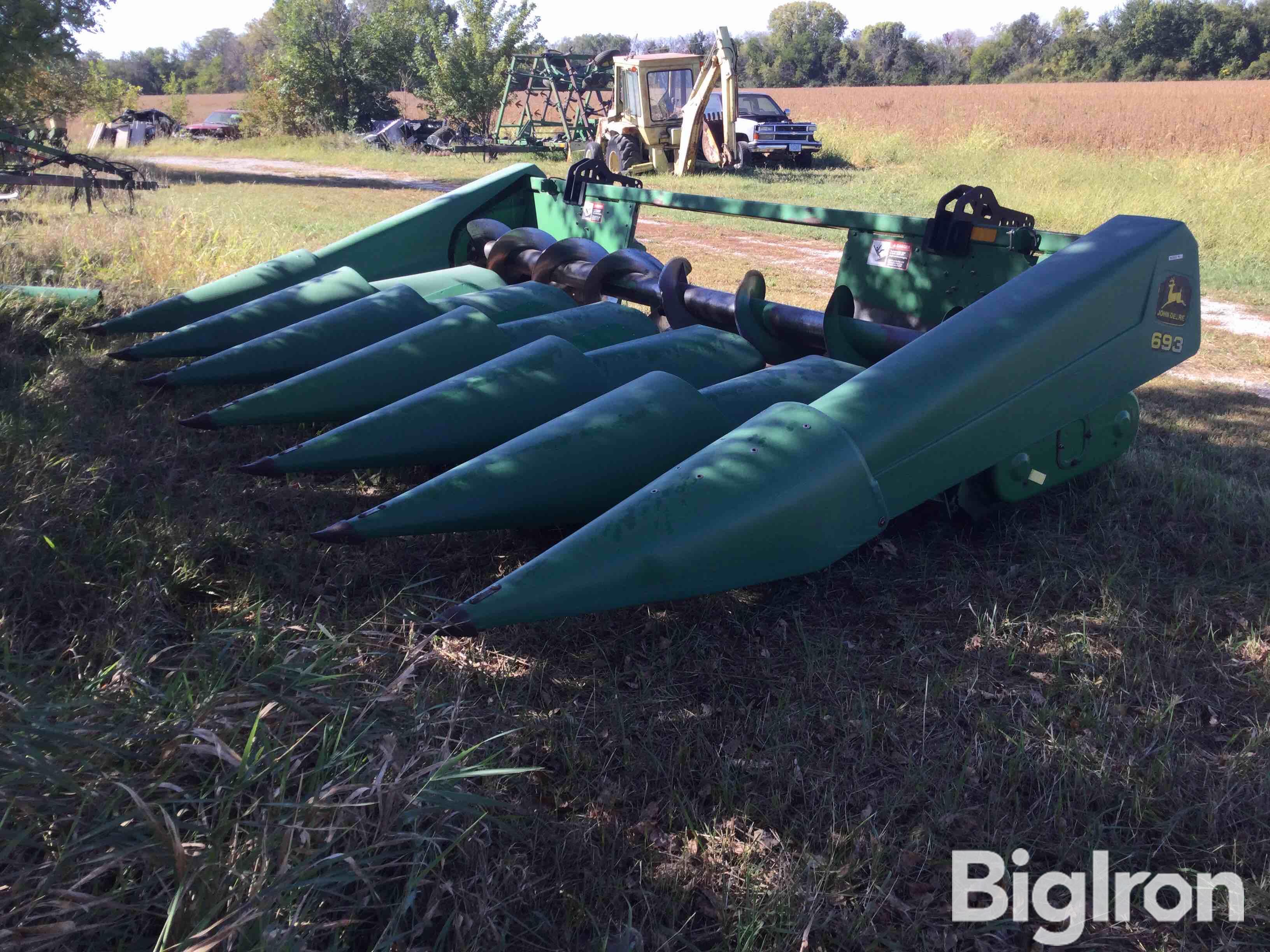 1997 John Deere 693 6R30” Corn Head 