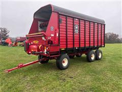 2021 Meyer RT618 18' Front Unload Forage Wagon 