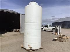 850 Gallon Vertical Poly Tank 