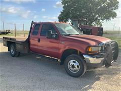 2001 Ford F350 Super Duty 4x4 Extended Cab Flatbed Pickup 