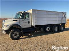 2004 International 7600 Tri/A Grain/Silage Truck 