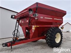 J&M 620 Grain Cart 