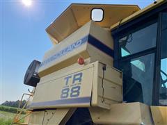 items/aa6d9c1b8c43ef11b4ad0022488ff517/newhollandtr88combine_77f33c47d6794f35a3da4b277b78e736.jpg