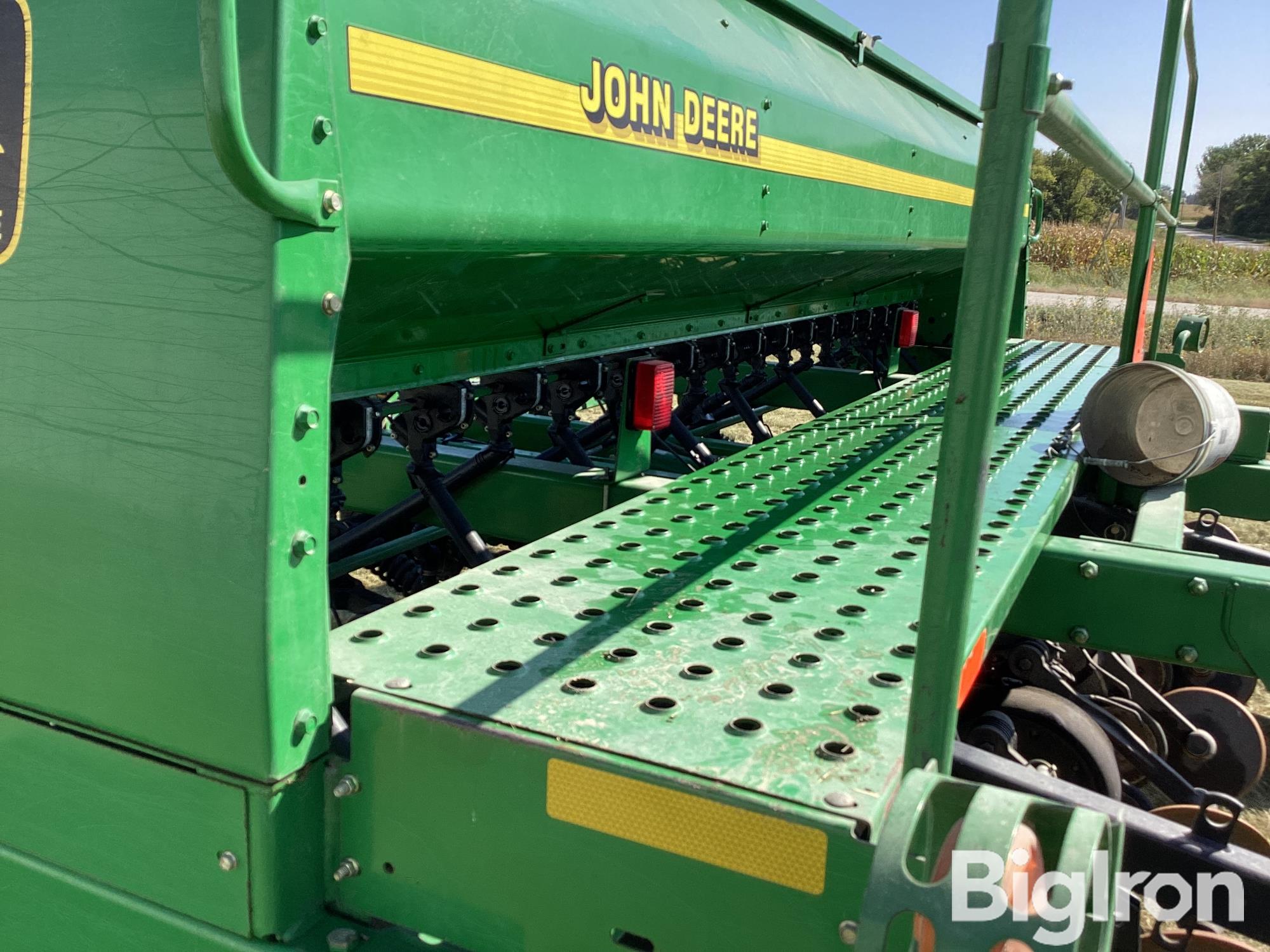 items/aa7f29f1d97eef119443000d3a62e002/johndeere153515beandrill_dfbb3991fa604c4fb7b38fce329354ee.jpg