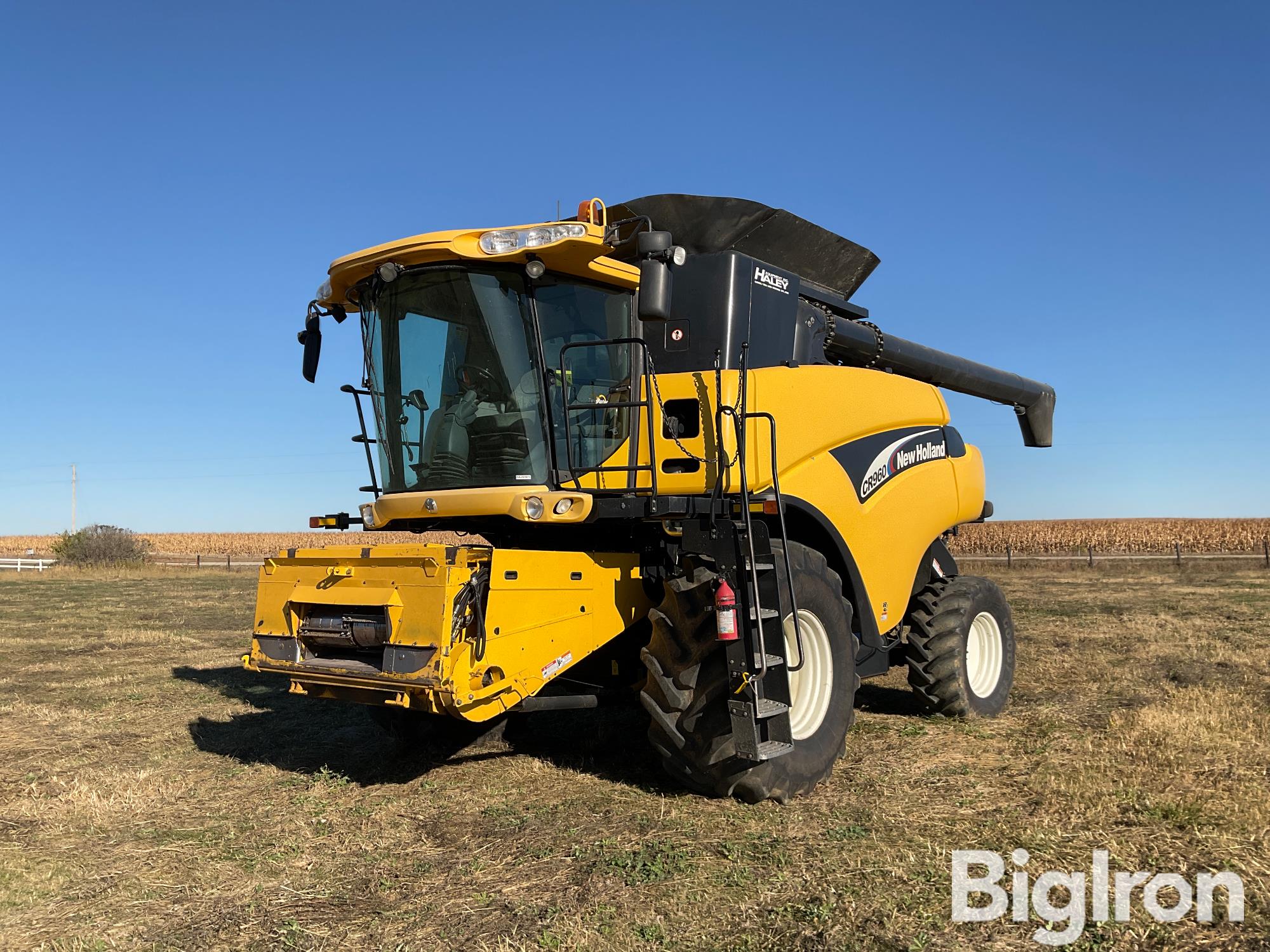 2005 New Holland CR960 2WD Combine 