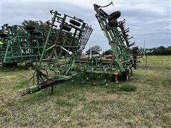 John Deere 980 Field Cultivator 